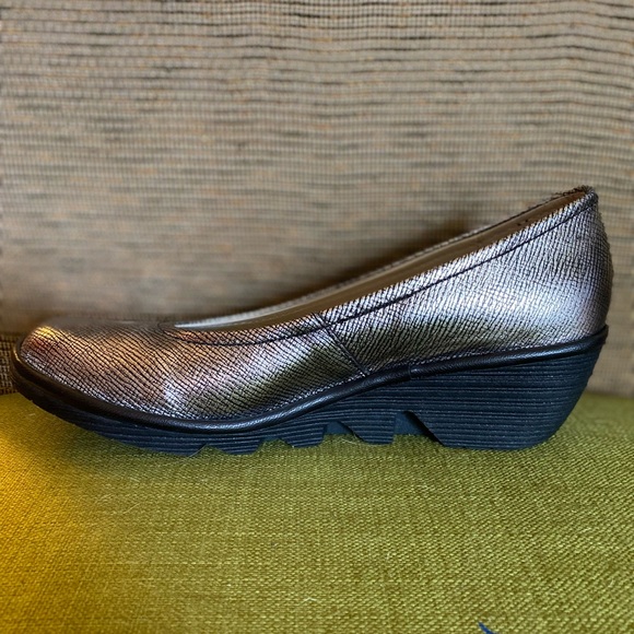 Funky Fly London - Picture 2 of 3